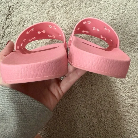 Gucci Embossed Pink Slides - Picture 7 of 10
